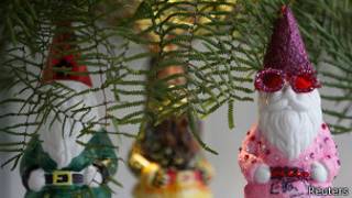 Gnomes in Chelsea Flower Show, Reuters