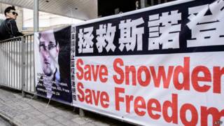 Biểu ngữ ủng hộ Snowden ở Hong Kong