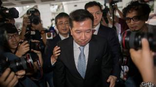 Peter Chan a las puertas del tribunal