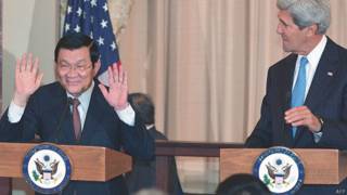Chủ tịch Trương Tấn Sang và Ngoại trưởng John Kerry hôm 24/7