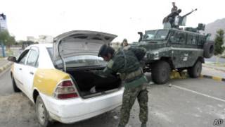 Controles en Saná, Yemen
