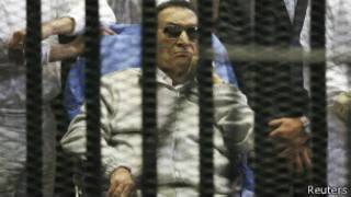 Hosni Mubarak yari amaze imyaka irenga ibiri afunze