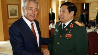 Bộ trưởng Chuck Hagel và Phùng Quang Thanh ở Brunei tháng 8/2013