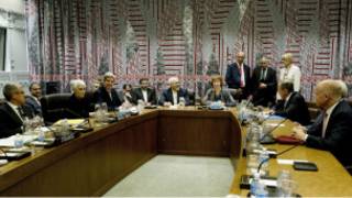 Los miembros permanentes del Consejo de Seguridad con el canciller iraní