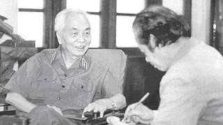 Tướng Giáp và Bùi Tín