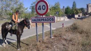 Jesús Jiménez, el joven español que está emigrando a Alemania a caballo