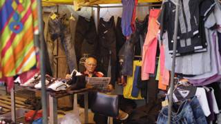 Venta de ropa en Cuba