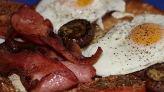 Huevos y bacon