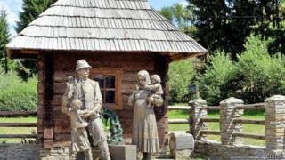 Памятник трудовым мигрантам на Закарпатье