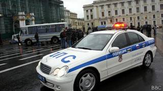 полицейская машина в Петербурге
