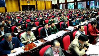 Các đại biểu Quốc hội trong phiên họp thông qua Hiến pháp