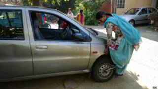 चांद बेगम, टैक्सी, महिला