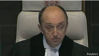 El presidente del tribunal de La Haya, Peter Tomka