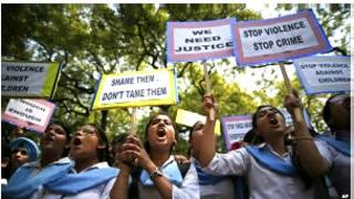 Protestas en India por la violación de una joven en un autobús en 2012