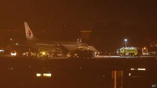 Avión de Malaysia Airlines que debió aterrizar de emergencia
