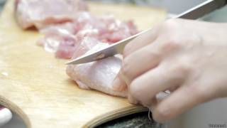 Pollo crudo