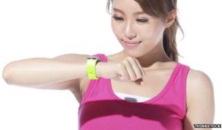Mujer con pulsera