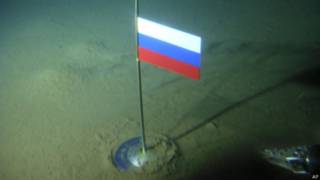 русский флаг на северном полюсе