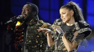 Fergie(右)與Black Eyed Peas的will.i.am