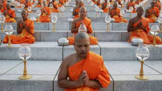 Monjes budistas