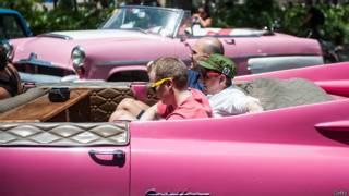 Turistas em Cuba | Foto: Getty