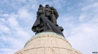 Памятник воину-освободителю в Берлине