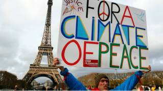 Un manifestante en París.