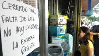 El racionamiento eléctrico ya se aplicaba en centros comerciales.