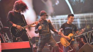 Trần Lập và ban nhạc rock Bức tường