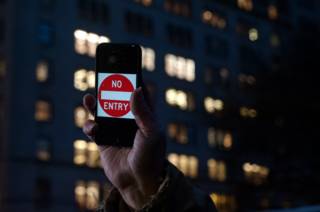 Сторонники Apple протестуют против требований ФБР