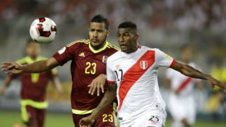 Salomón Rondón y Carlos Ascues
