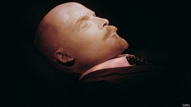 Las técnicas para momificar han evolucionado con los años. Un buen ejemplo es el caso del revolucionario ruso Vladimir Lenin.
