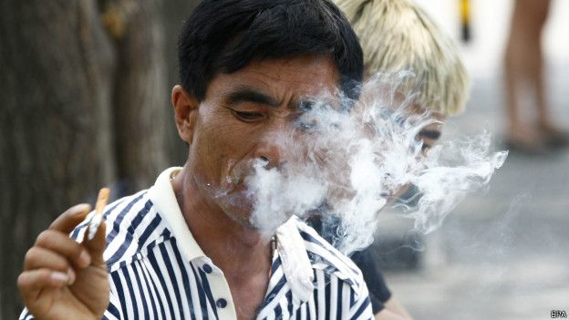 150612231344_chinese_smoking_epa_624x351_epa.jpg