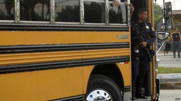Paro forzado de transporte en El Salvador
