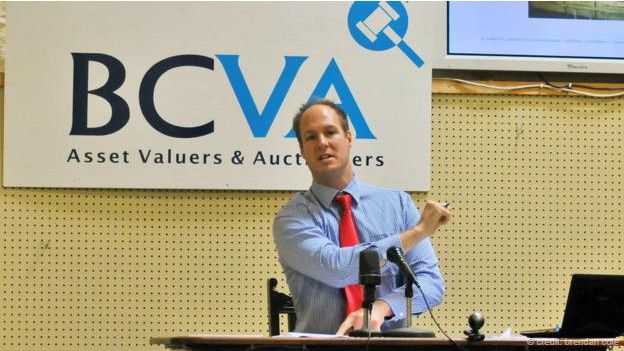 Casa de subasta de maletas