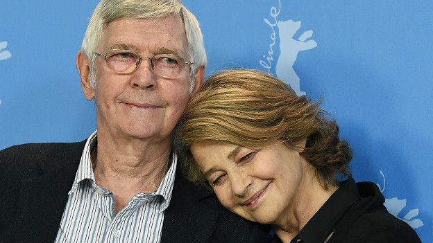 Актеры Том Кортни и Шарлотта Рэмплинг на вручении призов Берлинского кинофестиваля. Рэмплинг назвали лучшей актрисой за роль в фильме