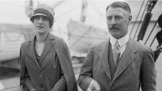 Lady Mary y Sir Cecil Chubb en el RMS Aquitania, 1926 