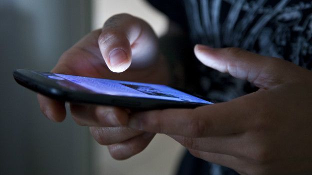 Es conveniente utilizar contraseñas seguras y cambiarlas constantemente, pues es imposible conseguir un 100% de seguridad en internet. Es conveniente utilizar contraseñas seguras y cambiarlas constantemente, pues es imposible conseguir un 100% de seguridad en internet.