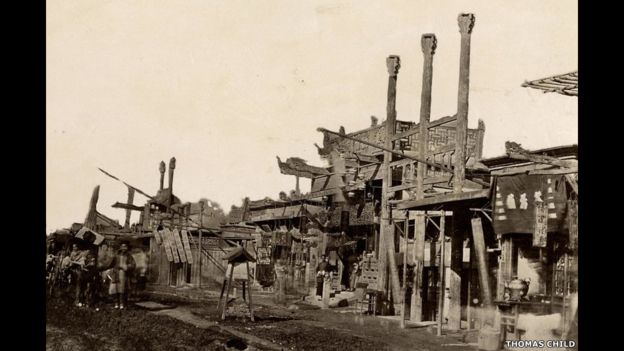 Thomas Child. No. 85. Peking Streets. Década de 1870. Copia en papel a la albúmina.