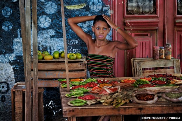 Vendedora de fruta, Steve McCurry para Pirelli
