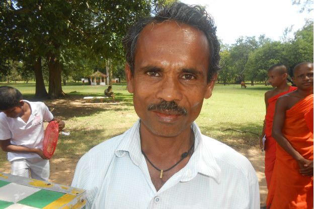 160104153155_ice_cream_seller_katharagama_624x415_bbc_nocredit.jpg
