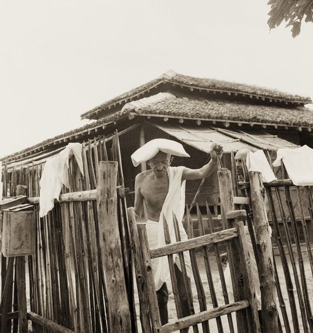 Foto de Kanu Gandhi cortesía de Ghita Mehta.