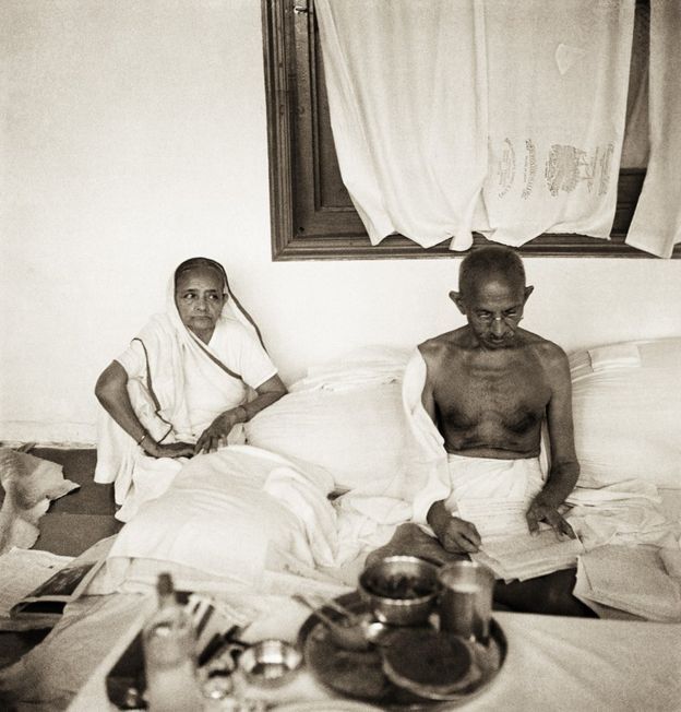 Foto de Kanu Gandhi cortesía de Ghita Mehta.