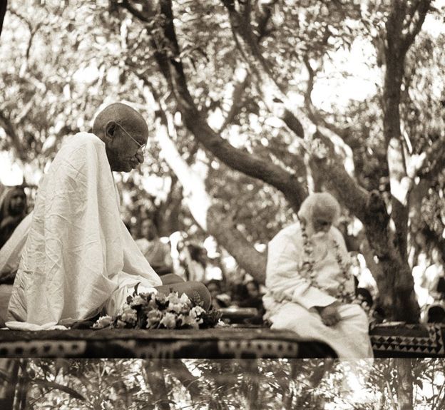 Foto de Kanu Gandhi cortesía de Ghita Mehta.