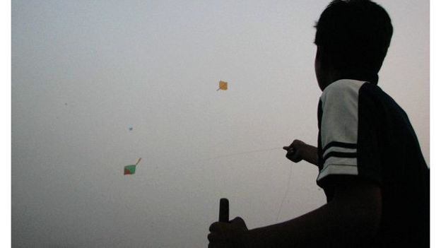 পুরনো ঢাকায় ঐতিহ্যবাহী ঘুড়ি উৎসব বা সাকরাইন উৎসব