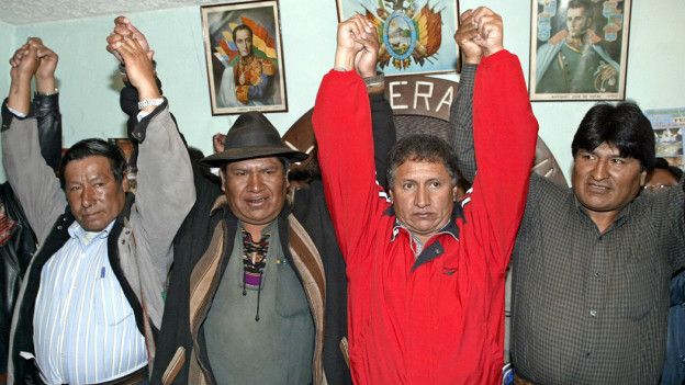 Morales junto a otros dirigentes en 2005