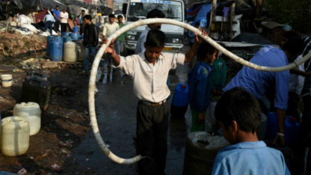 டில்லியில் கடுமையான் நீர் தட்டுப்பாடு