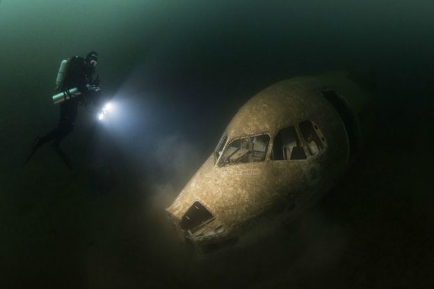 Un avión sumergido