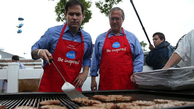 Marco Rubio en una barbacoa