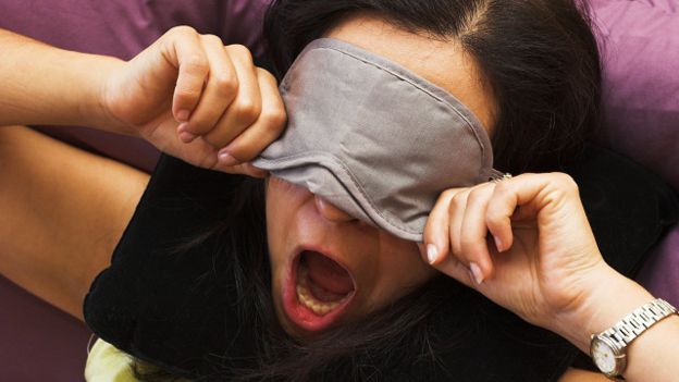 Una persona despertándose